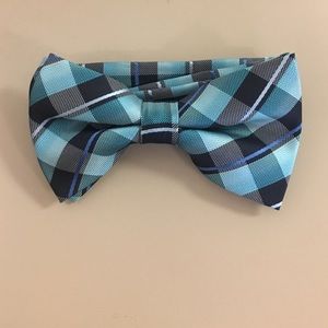 Aqua and gray bow tie